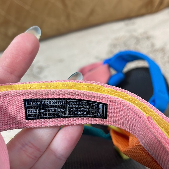 colorful TEVA sandals - Picture 3 of 3